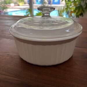 Corning Ware French White F-5-B 1.6 Liter Round Casserole Dish w/Glass Lid